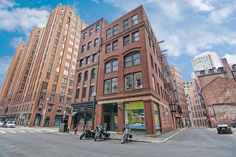 76 Batterymarch St unit 5, Boston, MA 02110 - photo 1
