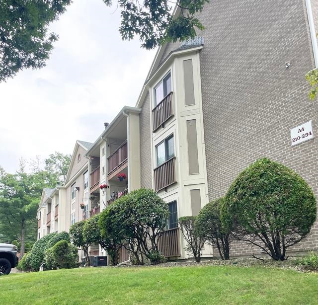 233 Cannongate III, Nashua, NH 03063 - photo 1