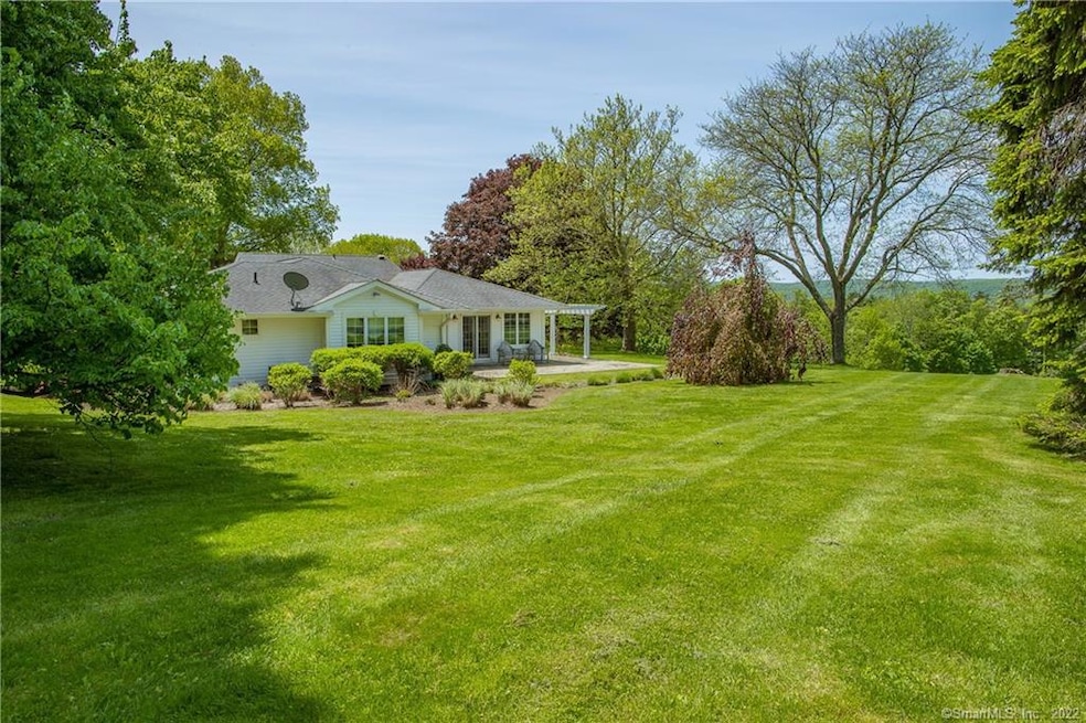 203 N Quaker Hill Rd, Pawling, NY 12564 - photo 1