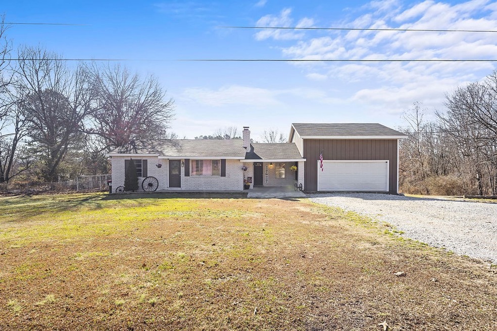 13691 Wheeler Heights Rd, Fayetteville, AR 72704 - photo 1