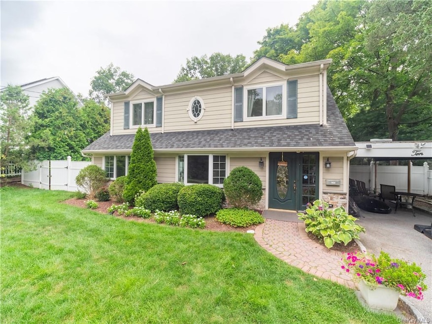 10 Maple Ct, Rye Brook, NY 10573 - photo 1