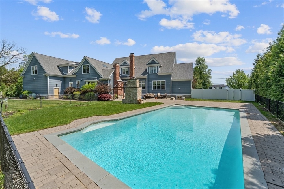 545 Fisher St, Walpole, MA 02081 - photo 1