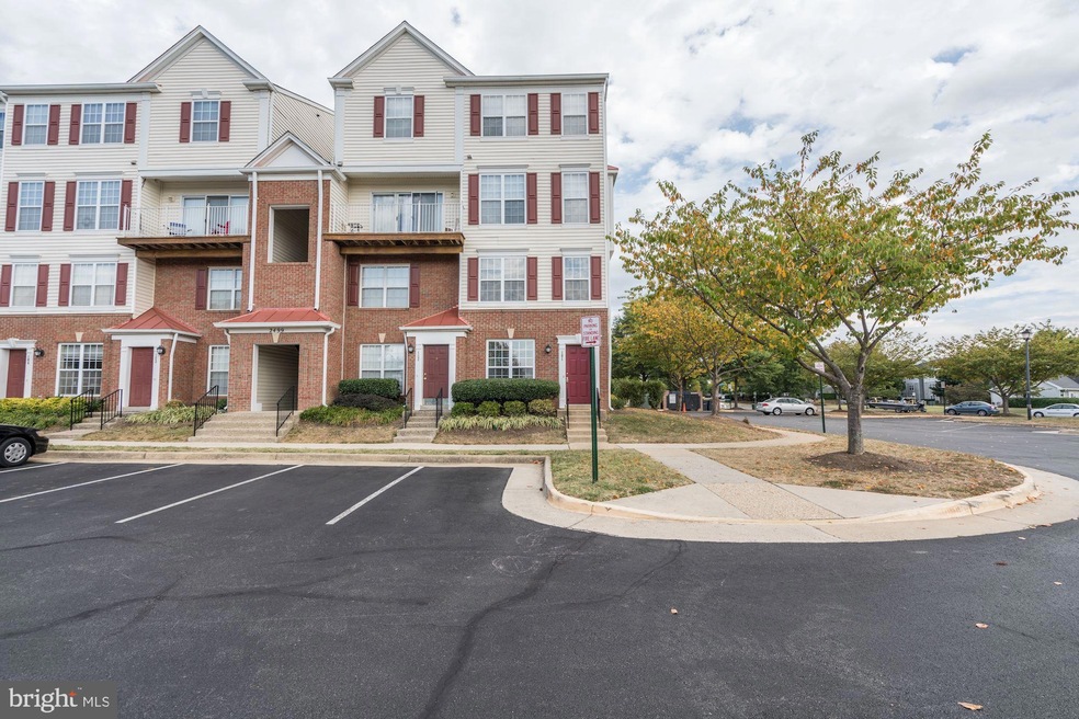 2499 Angeline Dr unit 101, Herndon, VA 20171 - photo 1