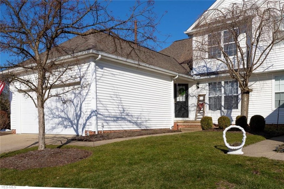 400 Blair Cir unit 15H, Aurora, OH 44202 - photo 1