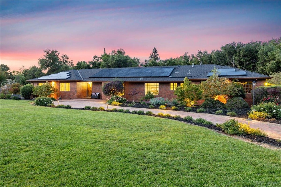 Pending $4,499,888 • Co-Listing Agent