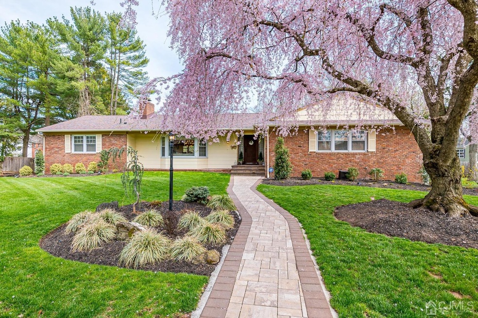 4 Fairway Ct, Edison, NJ 08820 - photo 1