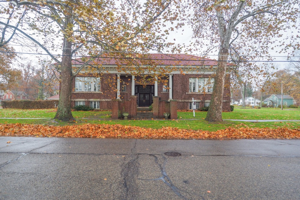 555 E Mansion St, Marshall, MI 49068 - photo 1