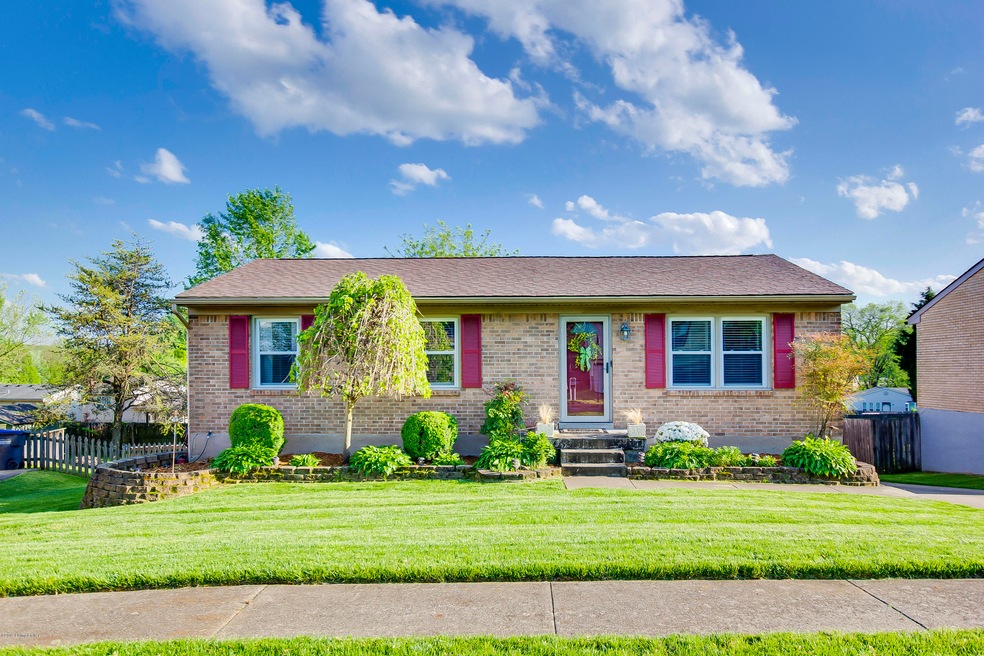 6706 William Clark Dr, Louisville, KY 40228 - photo 1