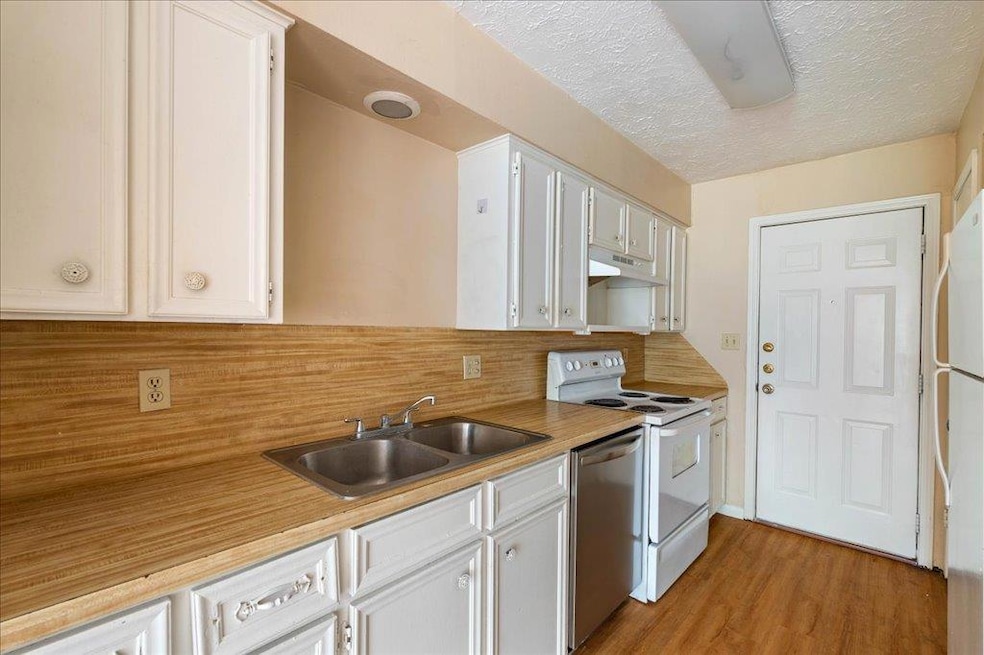 908 N Lbj Dr unit 6, San Marcos, TX 78666 - photo 1