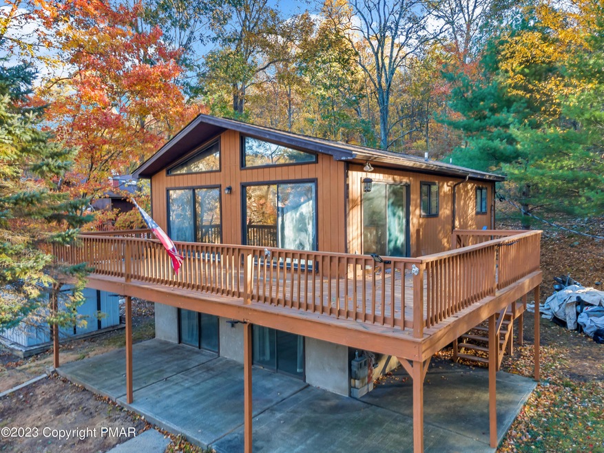 5190 Minks Pond Rd, Bushkill, PA 18324 - photo 1