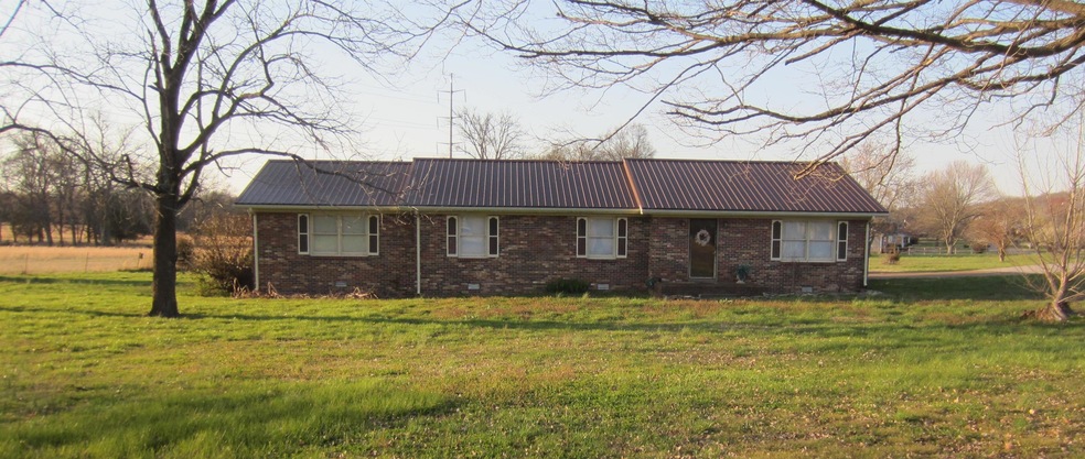 101 Idle Dr, Shelbyville, TN 37160 - photo 1