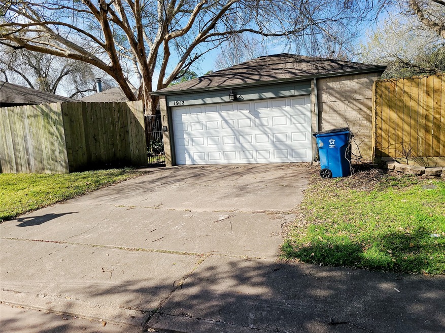 1912 Chelsea Ct, Rosenberg, TX 77471 - photo 1