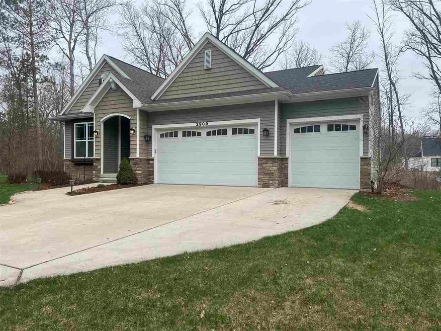 2909 E Oakhaven Ct, Midland, MI 48642 - photo 1