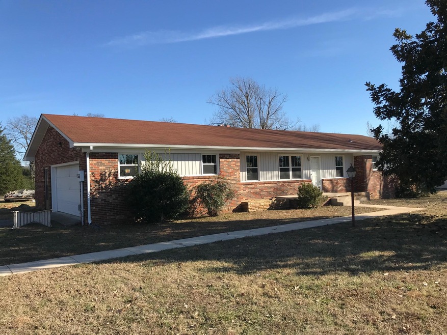 202 Ledgeview Dr, Shelbyville, TN 37160 - photo 1