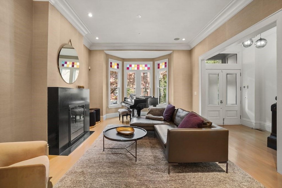 118 W Concord St, Boston, MA 02118 - photo 1