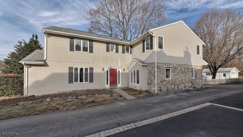 10 Ricker Rd, Kinnelon, NJ 07405 - photo 1