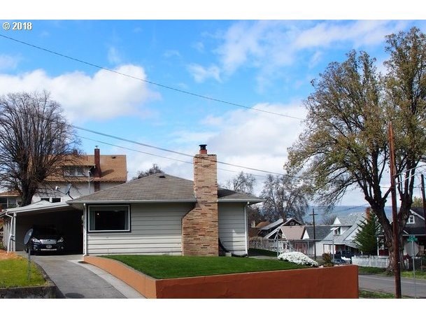 614 E 8th St, the Dalles, OR 97058 - photo 1