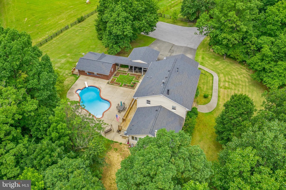 20659 Furr Rd, Round Hill, VA 20141 - photo 1