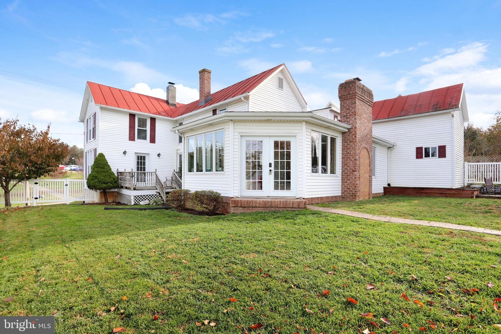 509 Piccadilly St, Edinburg, VA 22824 - photo 1