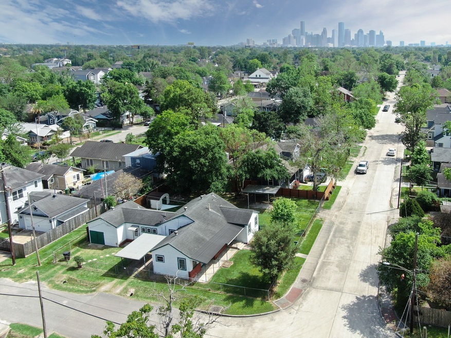 1112 Tabor St, Houston, TX 77009 - photo 1