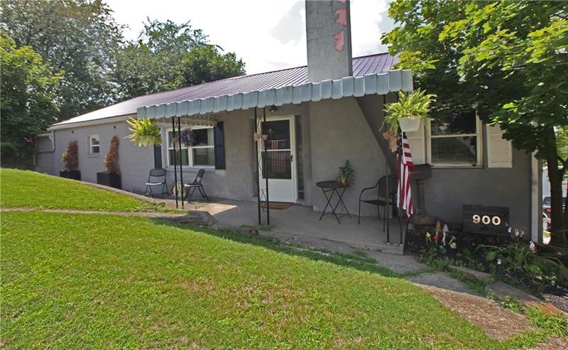 900 Hancock Ave, Vandergrift, PA 15690 - photo 1