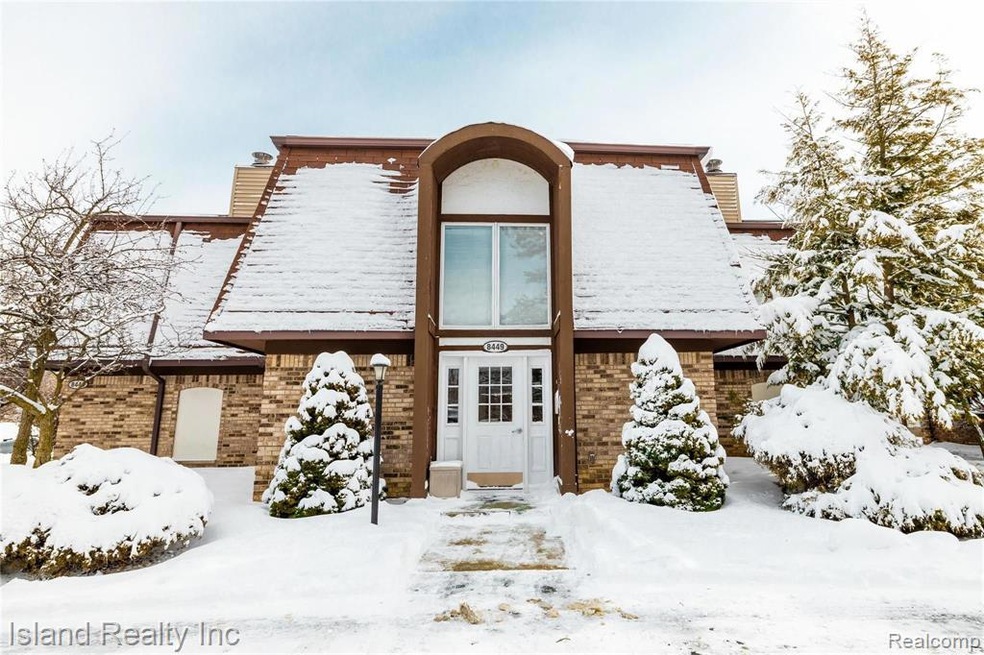 8449 Mathias Dr, Grosse Ile Unit 19 (1 of 26).jpg