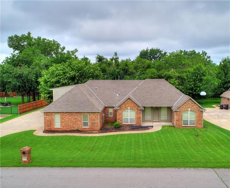 113 Schooner Way, Moore, OK 73160 - photo 1