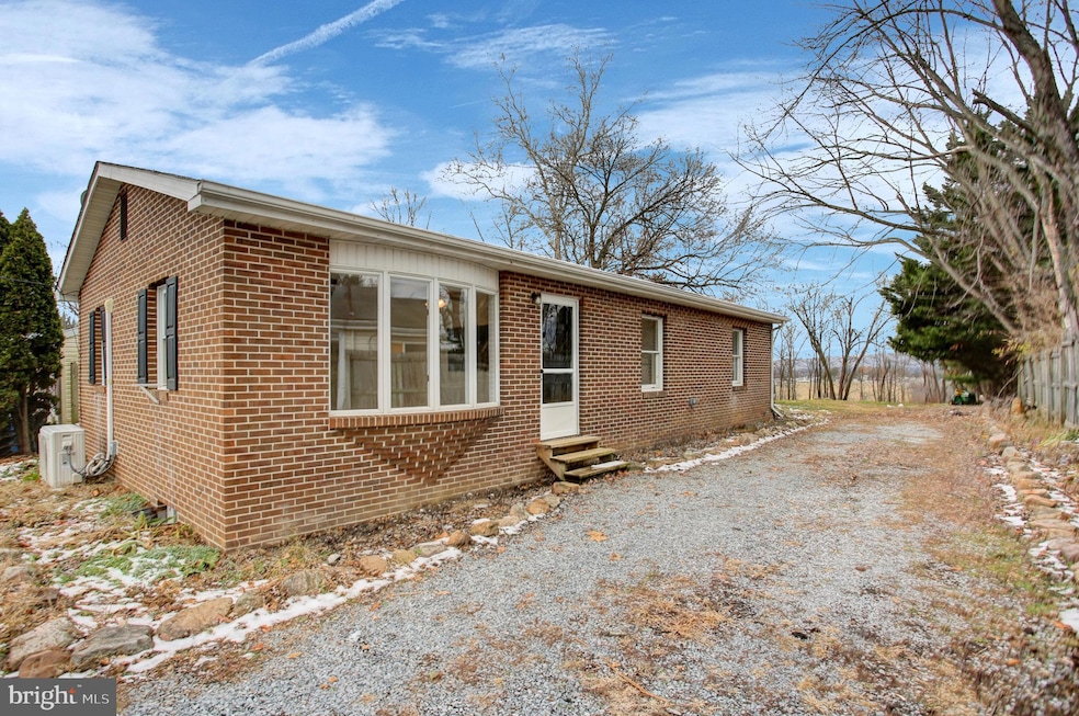 16944 Shinham Rd, Hagerstown, MD 21740 - photo 1