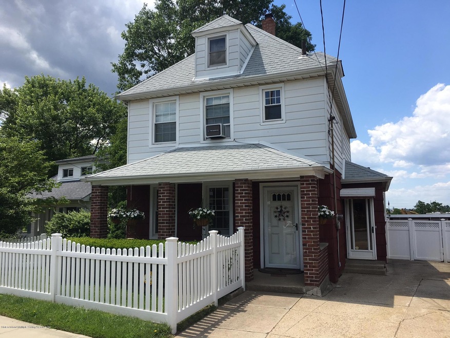 3879 Victory Blvd, Staten Island, NY 10314 - photo 1