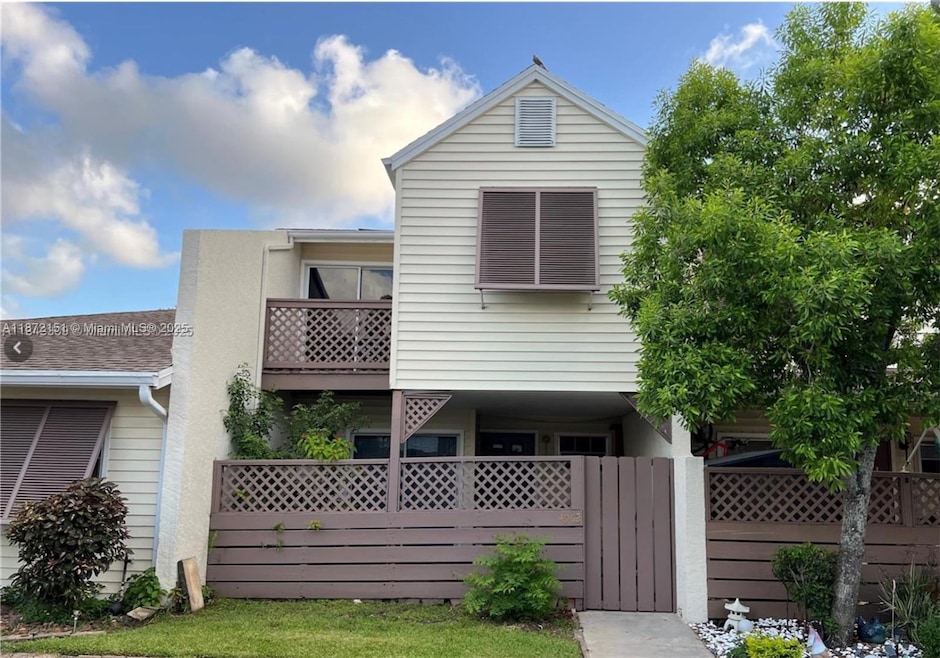 4952 N Hemingway Cir, Margate, FL 33063 - photo 1