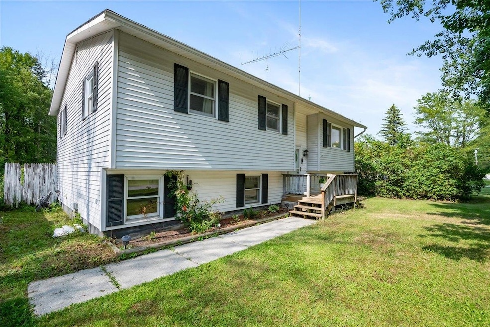 138 Lake St, Swanton, VT 05488 - photo 1