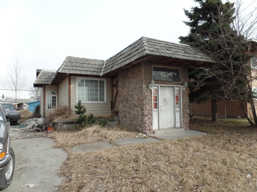 619 Bragaw St 2015-04-11 001