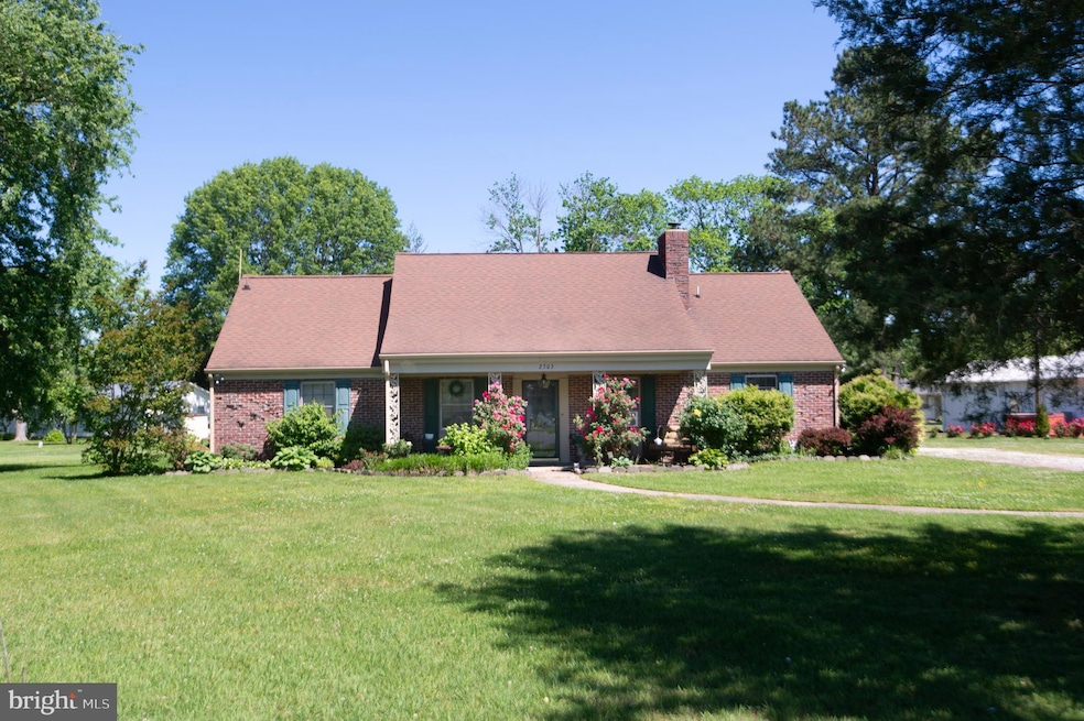 2303 Hambrooks Blvd, Cambridge, MD 21613 - photo 1