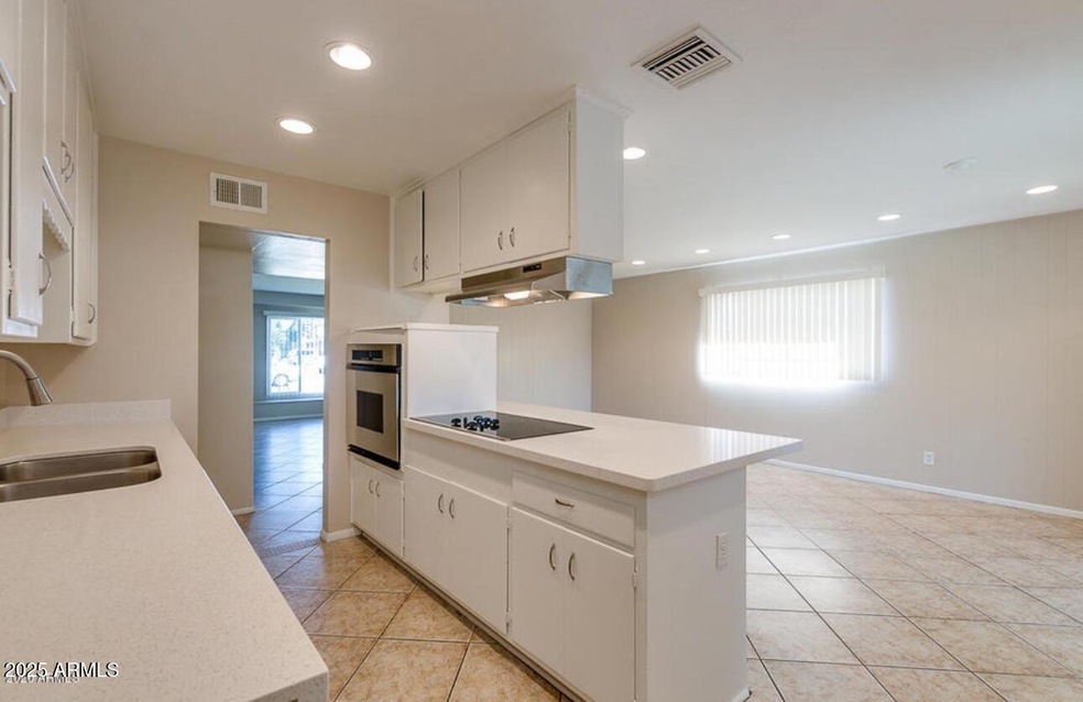 6842 N 36th Dr, Phoenix, AZ 85019 - photo 1