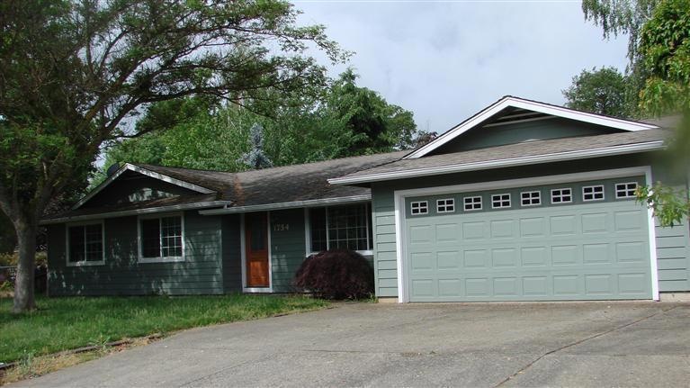 1754 Darrell Cir, Grants Pass, OR 97527 - photo 1