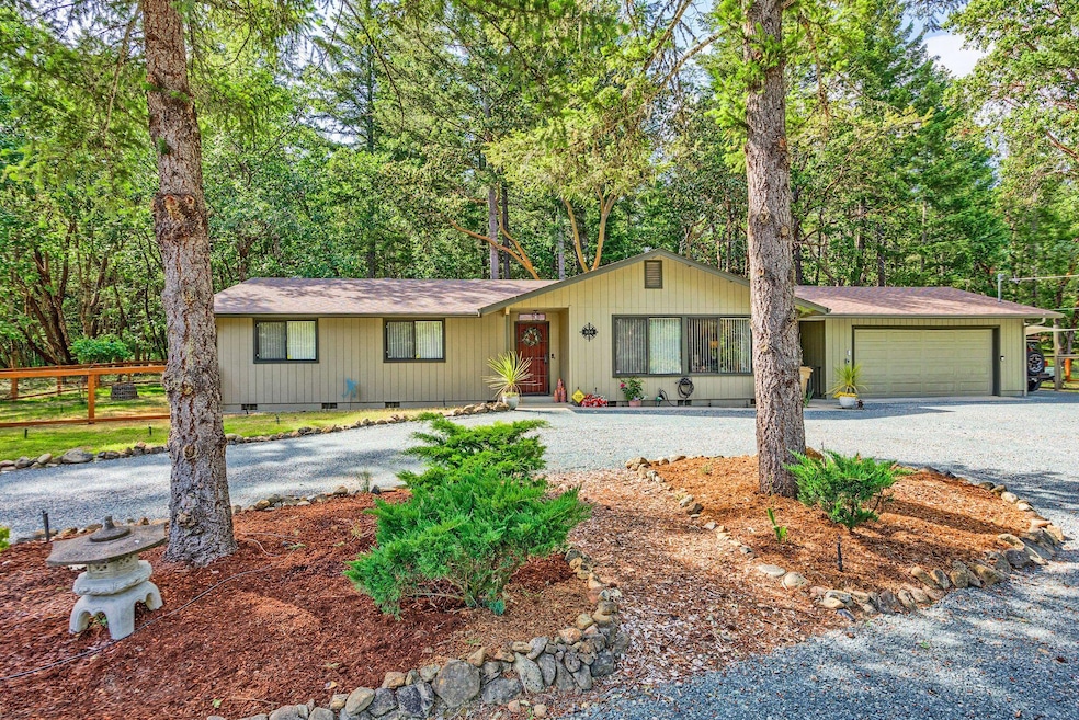 850 Red Mountain Dr, Grants Pass, OR 97526 - photo 1