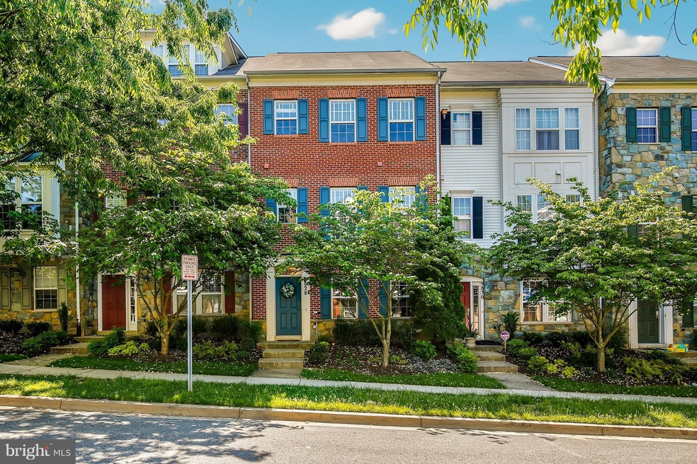 9828 Darcy Forest Dr, Silver Spring, MD 20910 - photo 1
