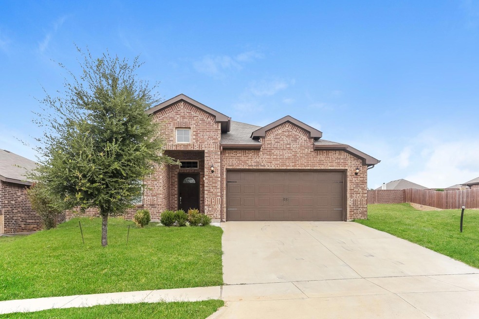 924 Deer Valley Dr, Weatherford, TX 76087 - photo 1