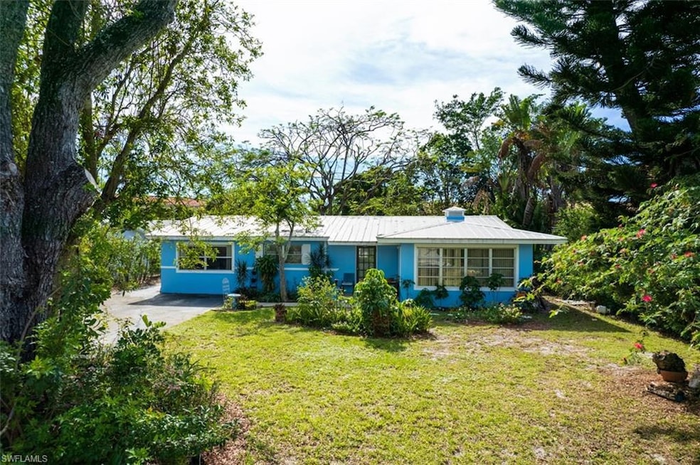 1054 Wisconsin Dr, Naples, FL 34103 - photo 1