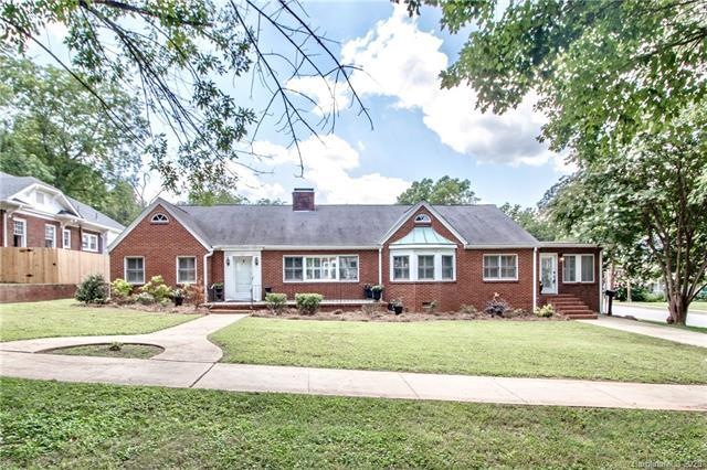 255 N Race St, Statesville, NC 28677 - photo 1