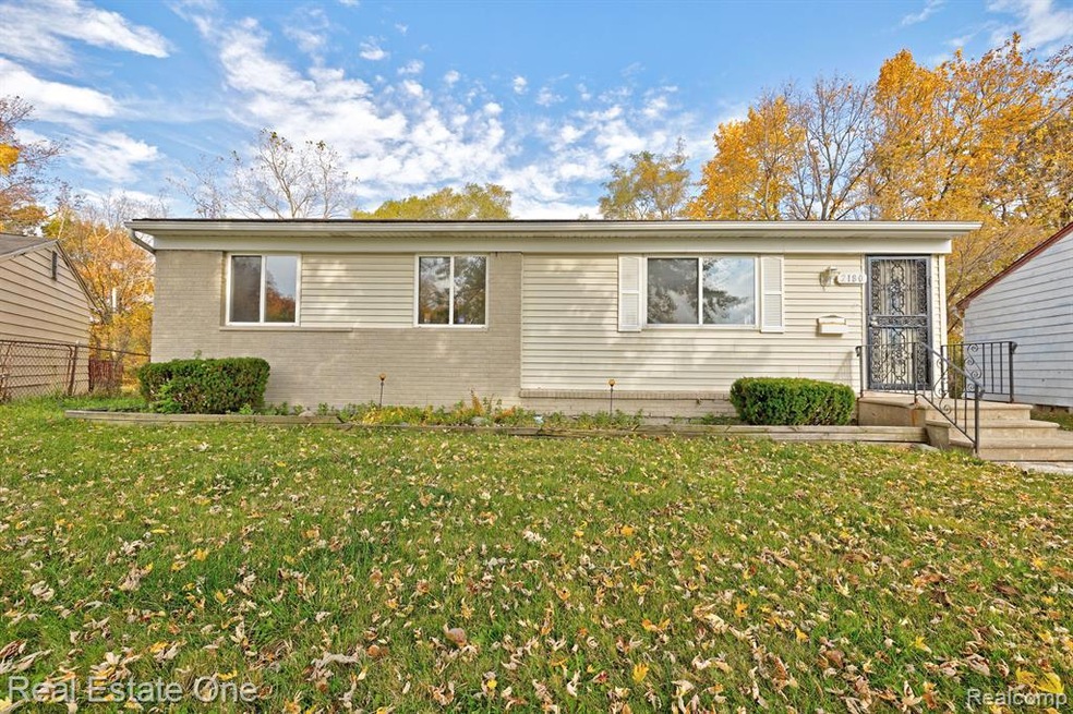 2180 Flamingo Dr, Mount Morris, MI 48458 - photo 1