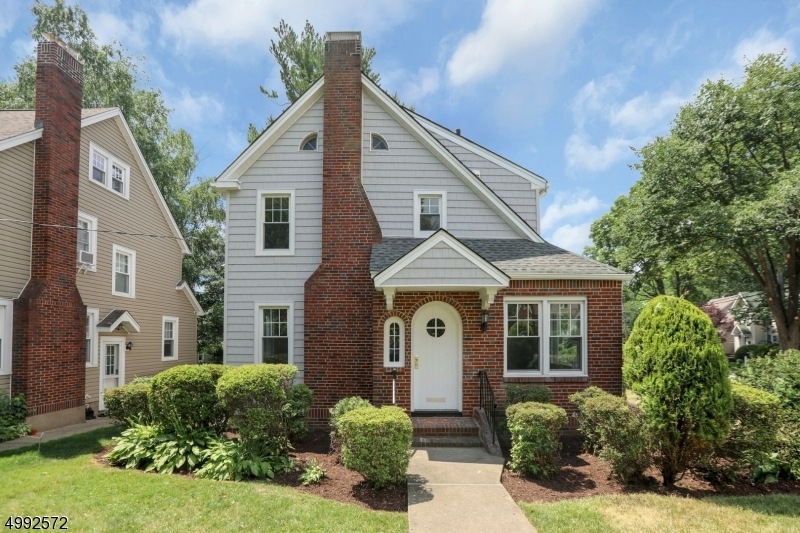 669 Bogert Rd, River Edge, NJ 07661 - photo 1