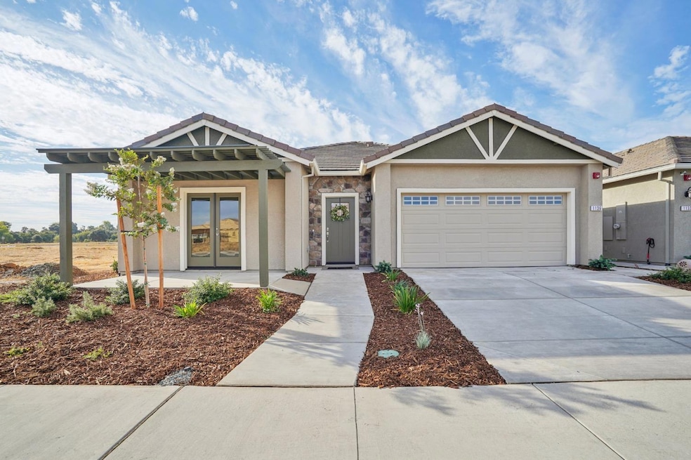 1136 Crenshaw Rd, Galt, CA 95632 - photo 1