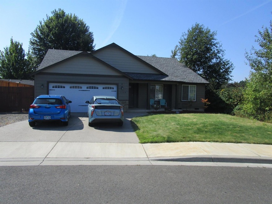 1588 Inverness Dr, Medford, OR 97504 - photo 1