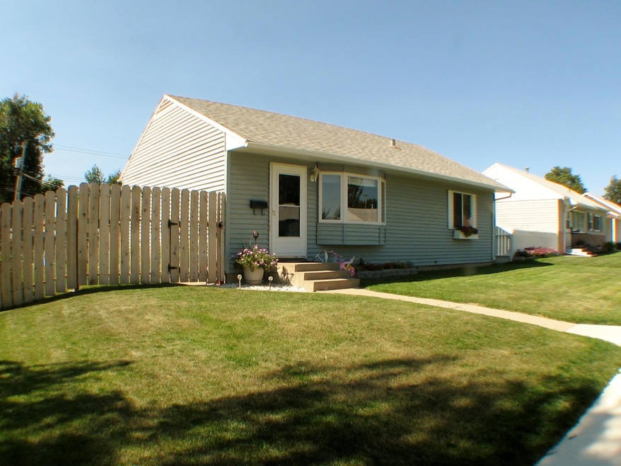 Front of Home<|><|>