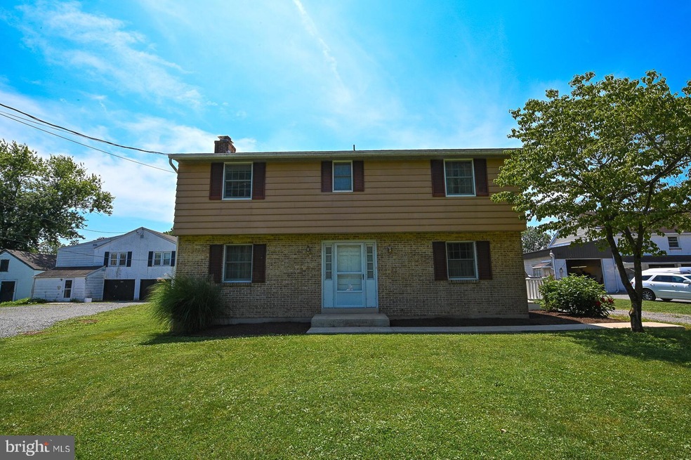 478 Mill St, Boyertown, PA 19512 - photo 1