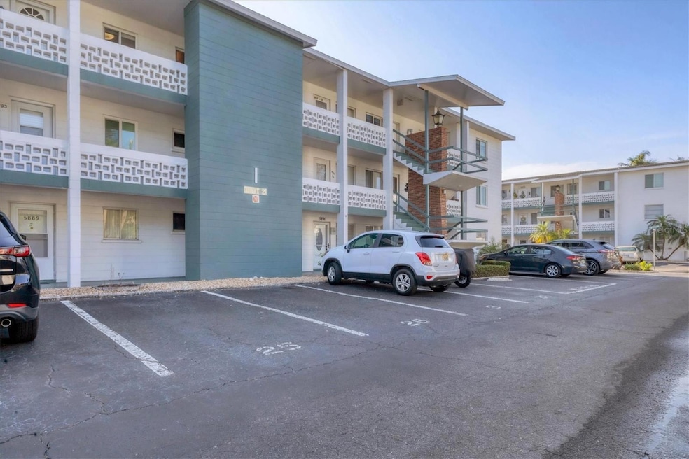 5891 Welcome Rd unit I6, Bradenton, FL 34207 - photo 1