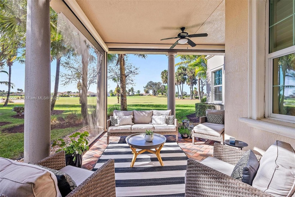 Patio enclosed with indoor/outdoor living with Phantom screens
