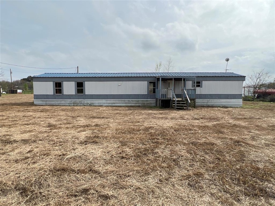 912 Sanders Rd, Cleburne, TX 76031 - photo 1