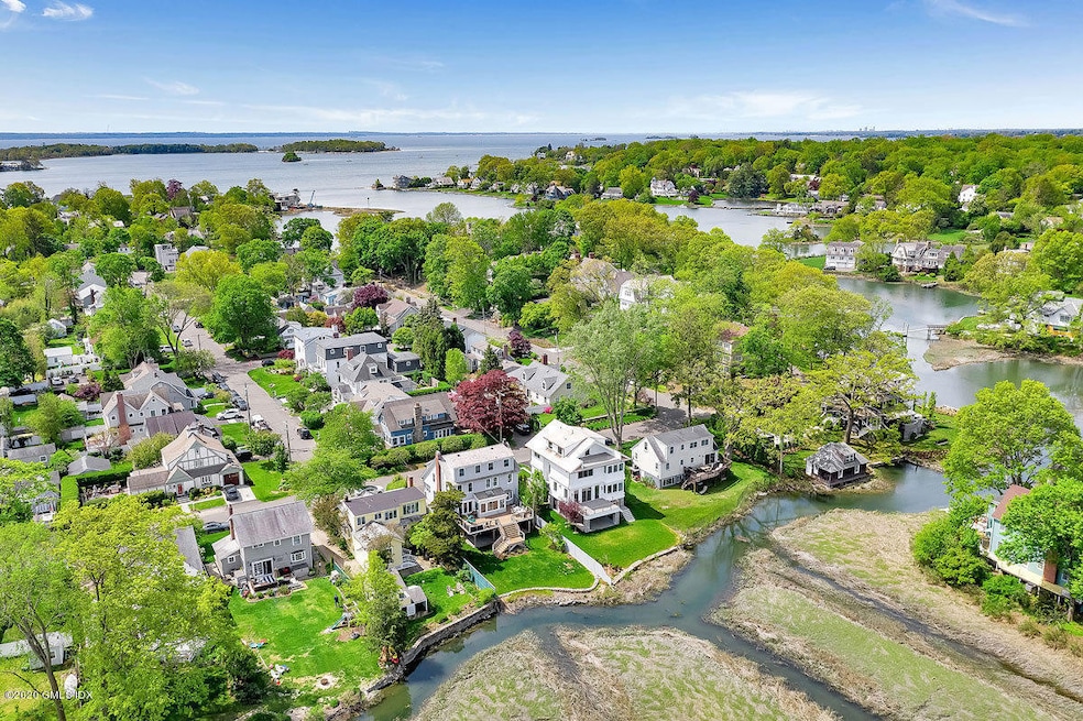 53 Edgewater Dr, Old Greenwich, CT 06870 - photo 1